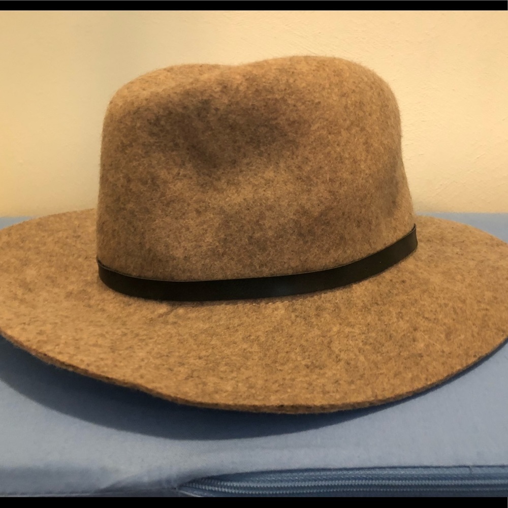 Banana republic 100% wool hat